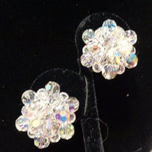 **Stunning AB Crystal Round Shaped Clip Earrings*